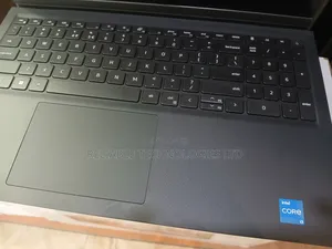 New Laptop Dell Vostro 3520 8GB Intel Core I3 SSD 512GB